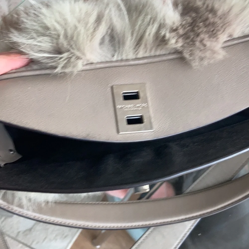 🎁 ⭐️ 💼 Rare Michael Kors collection fox fur Miranda bag⭐️ - Picture 6 of 17